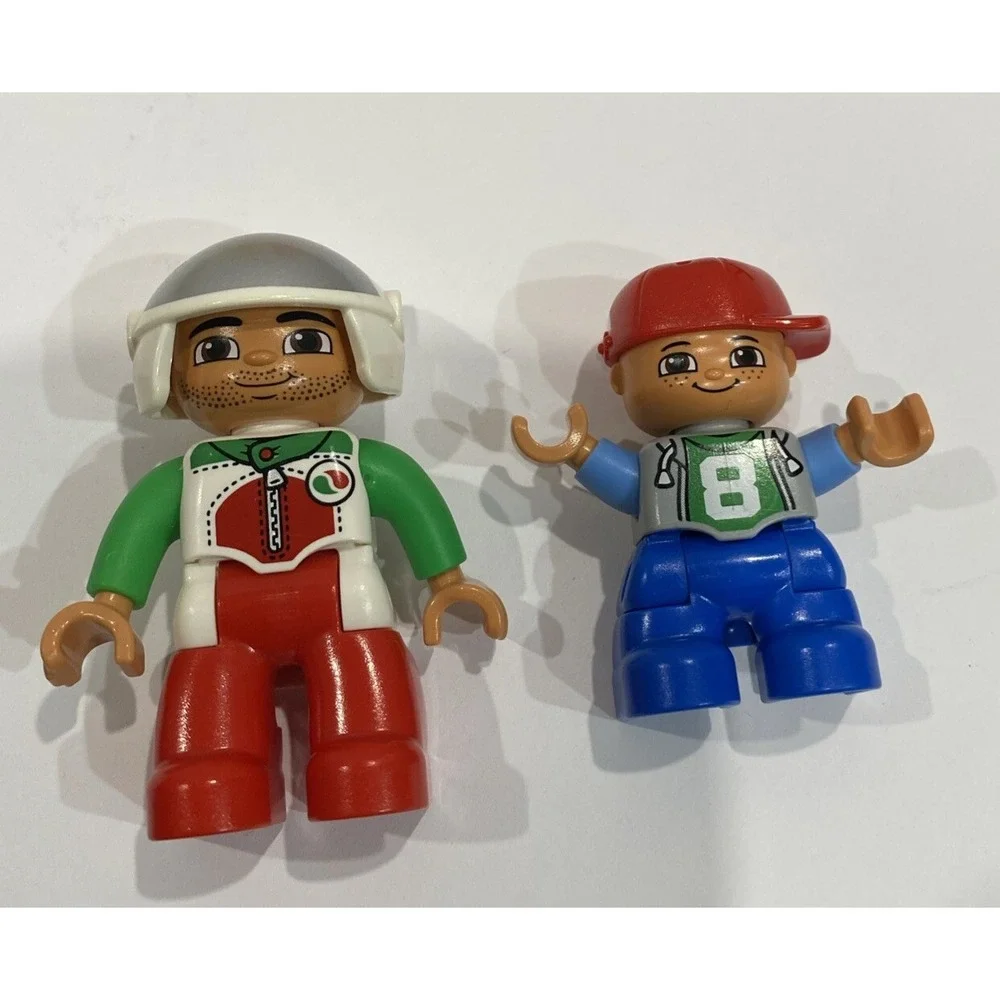 Lego DuPro's town "Race car" 10589 Racer Mechanic Trophy Engine Stoplights More - Picture 2 of 7